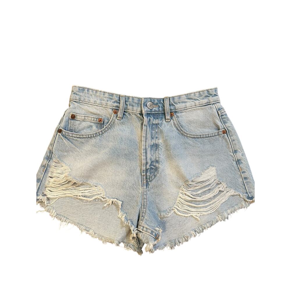 Women’s Zara distressed denim shorts. Size 6 Excellent condition